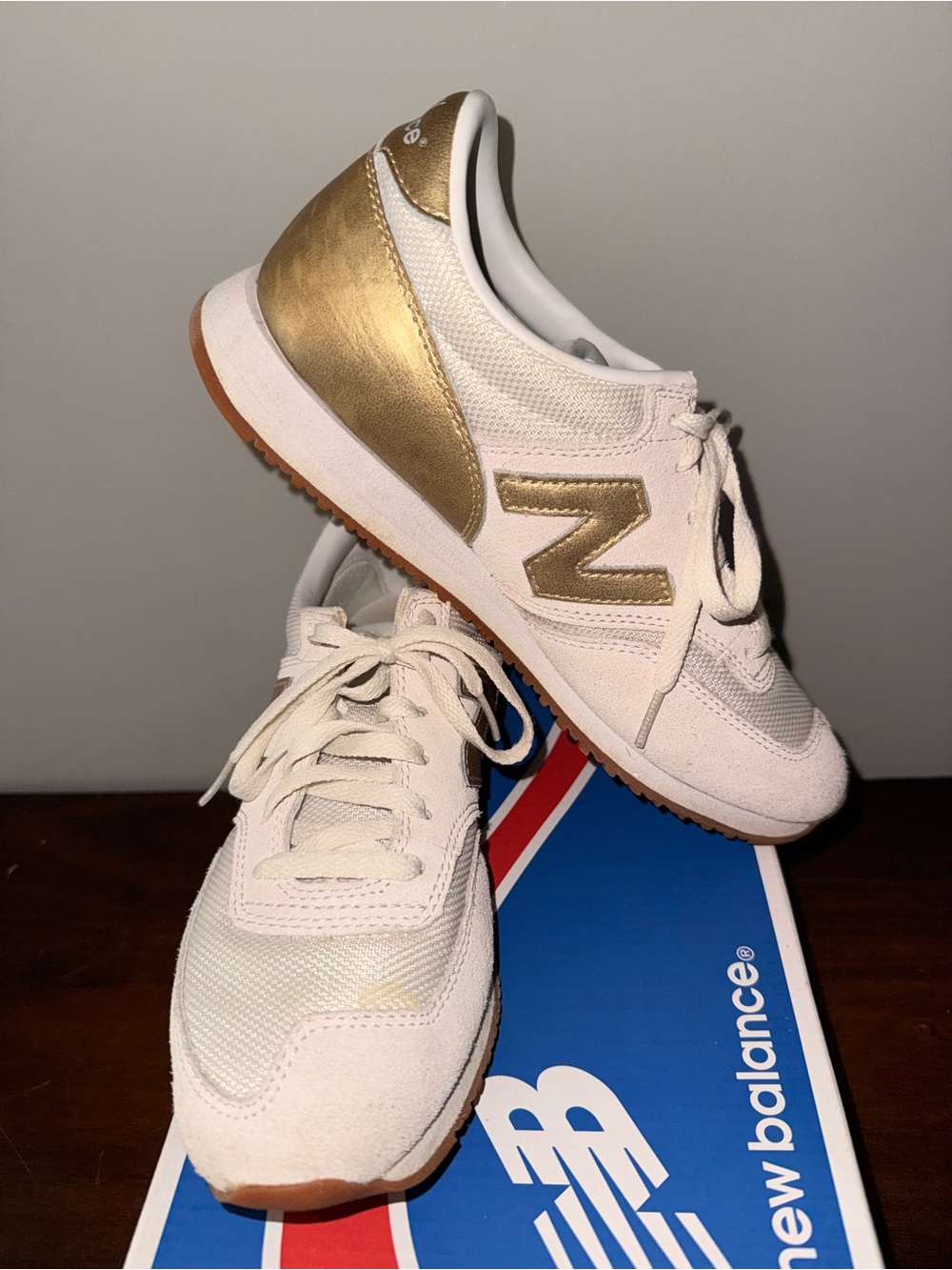 New balance for J.crew 620 sneakers. Women’s. Size 8. Beige and gold